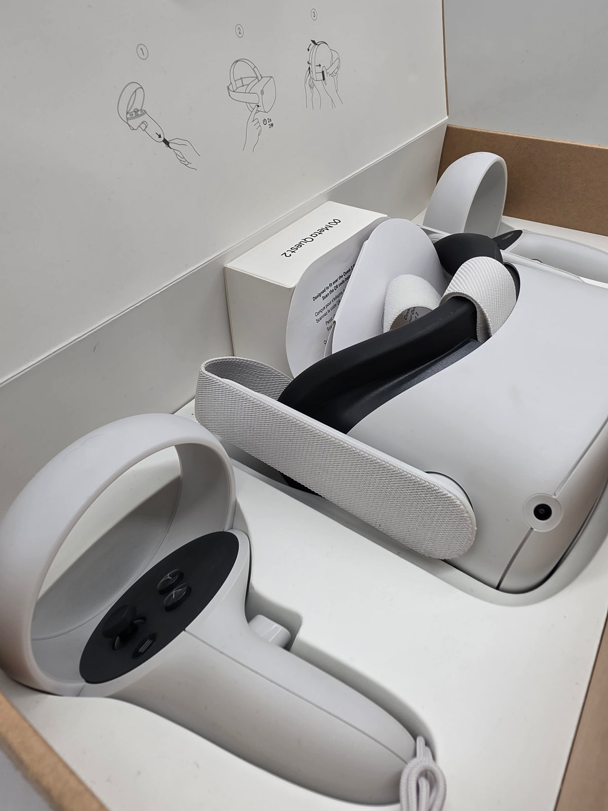 Meta Quest 2 VR Console 128GB White, Grade B