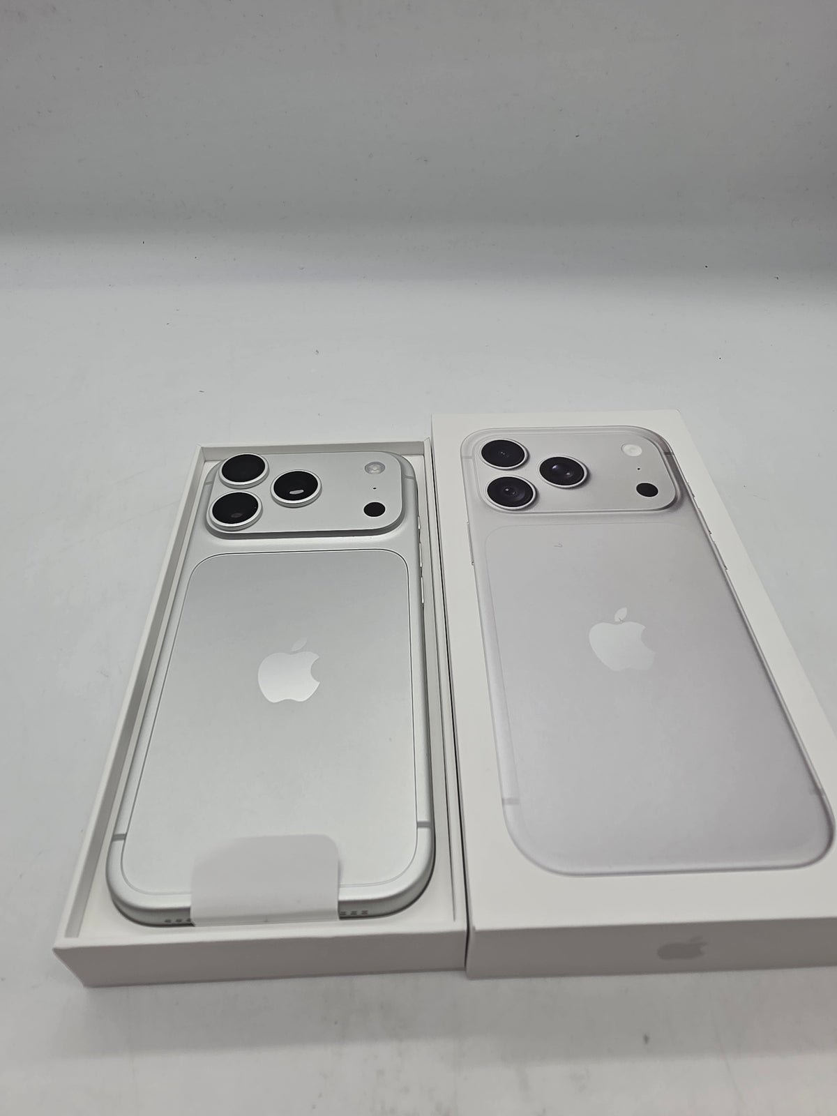 Apple iPhone 18 Pro 512GB Silver, Grade A
