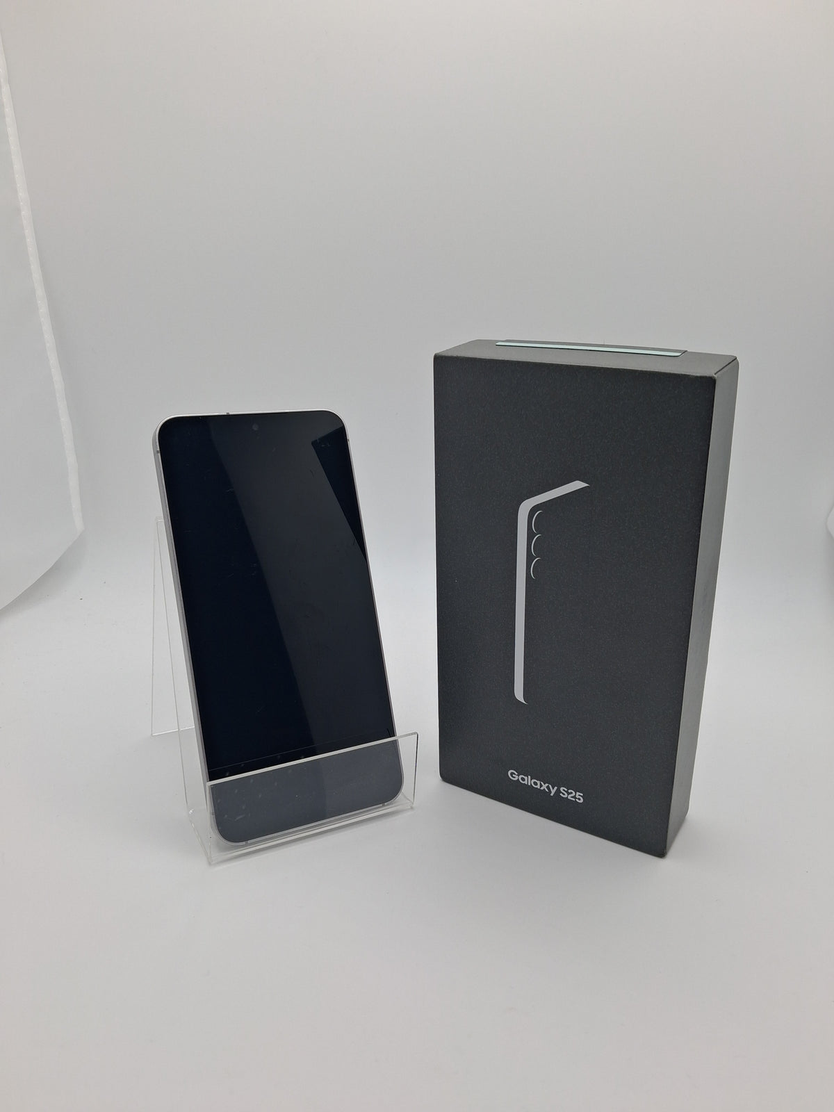 Samsung S25 128GB, Silver Shadow, Grade c