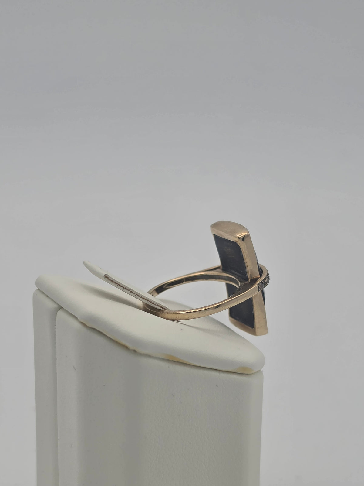 9ct Gold Rectangle Cocktail Ring, Size O, 5.37G