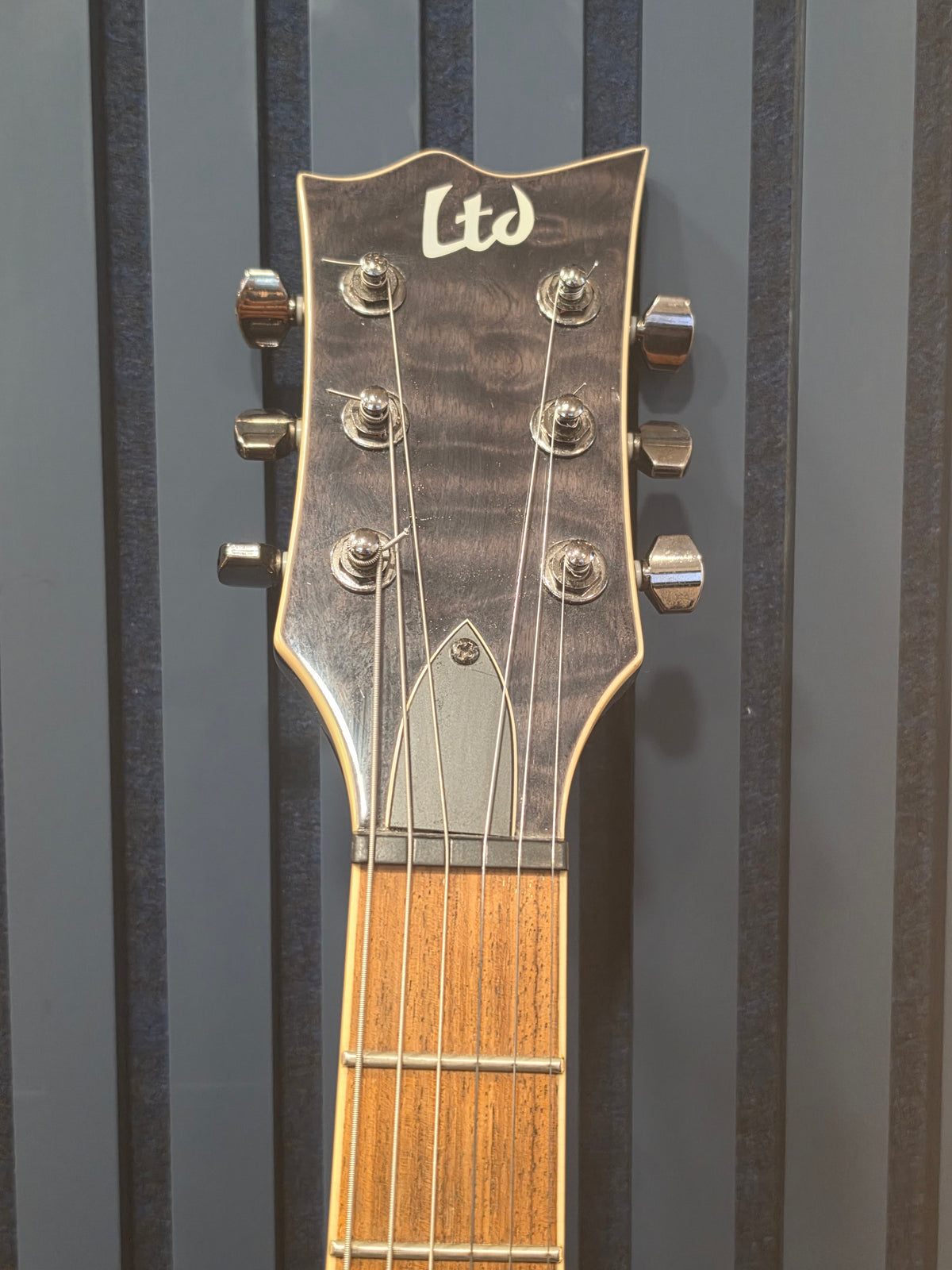 ESP LTD EC-200QM, Black, Grade A