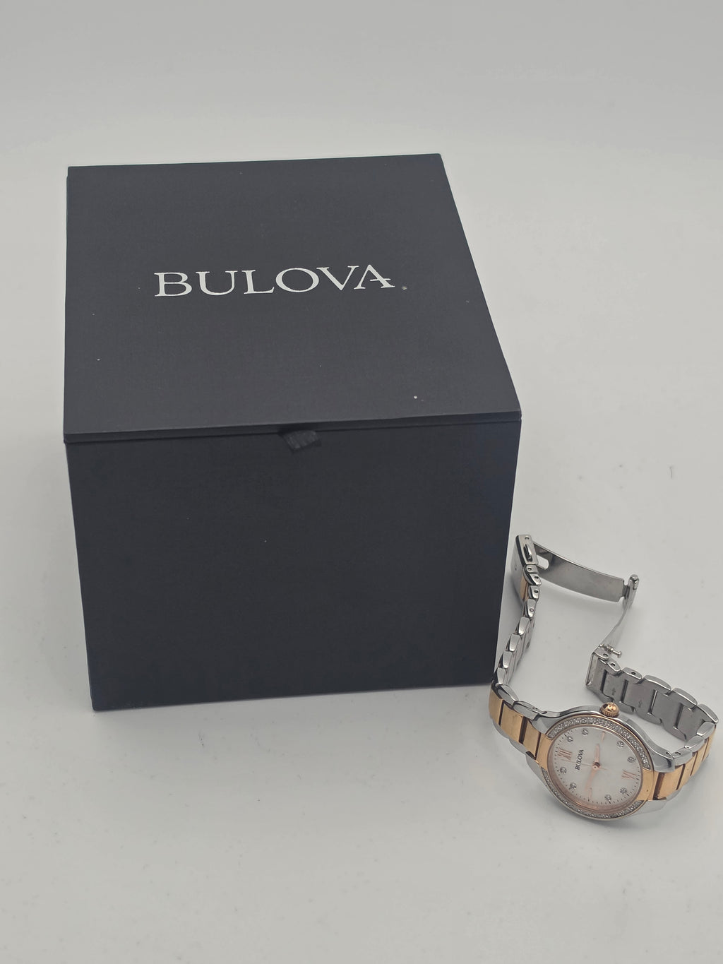 Bulova Womens Classic Sutton Diamonds (Model 98R272), Silver, Grade A