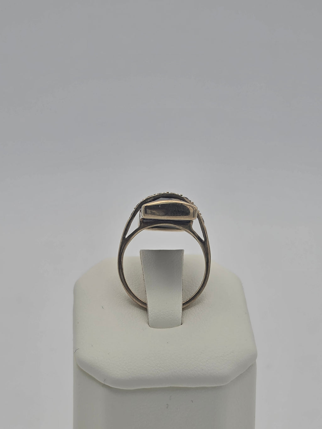 9ct Gold Rectangle Cocktail Ring, Size O, 5.37G