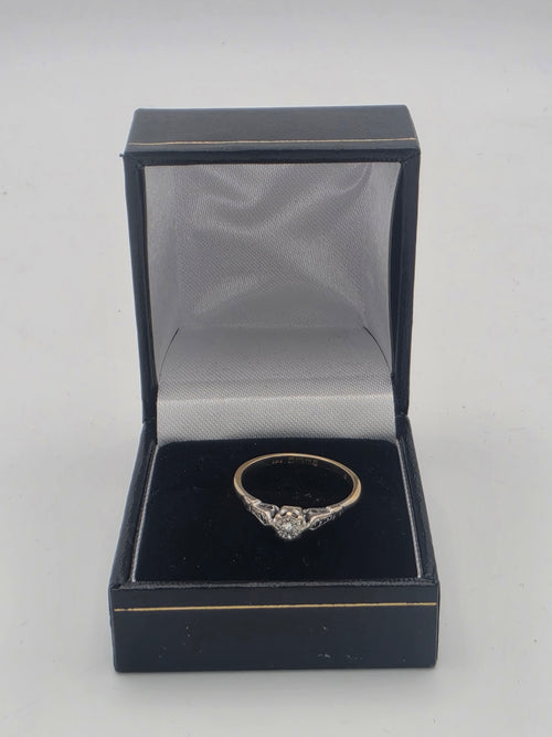 18ct Gold and Platinum Engagement Ring, Size P, 2.3G