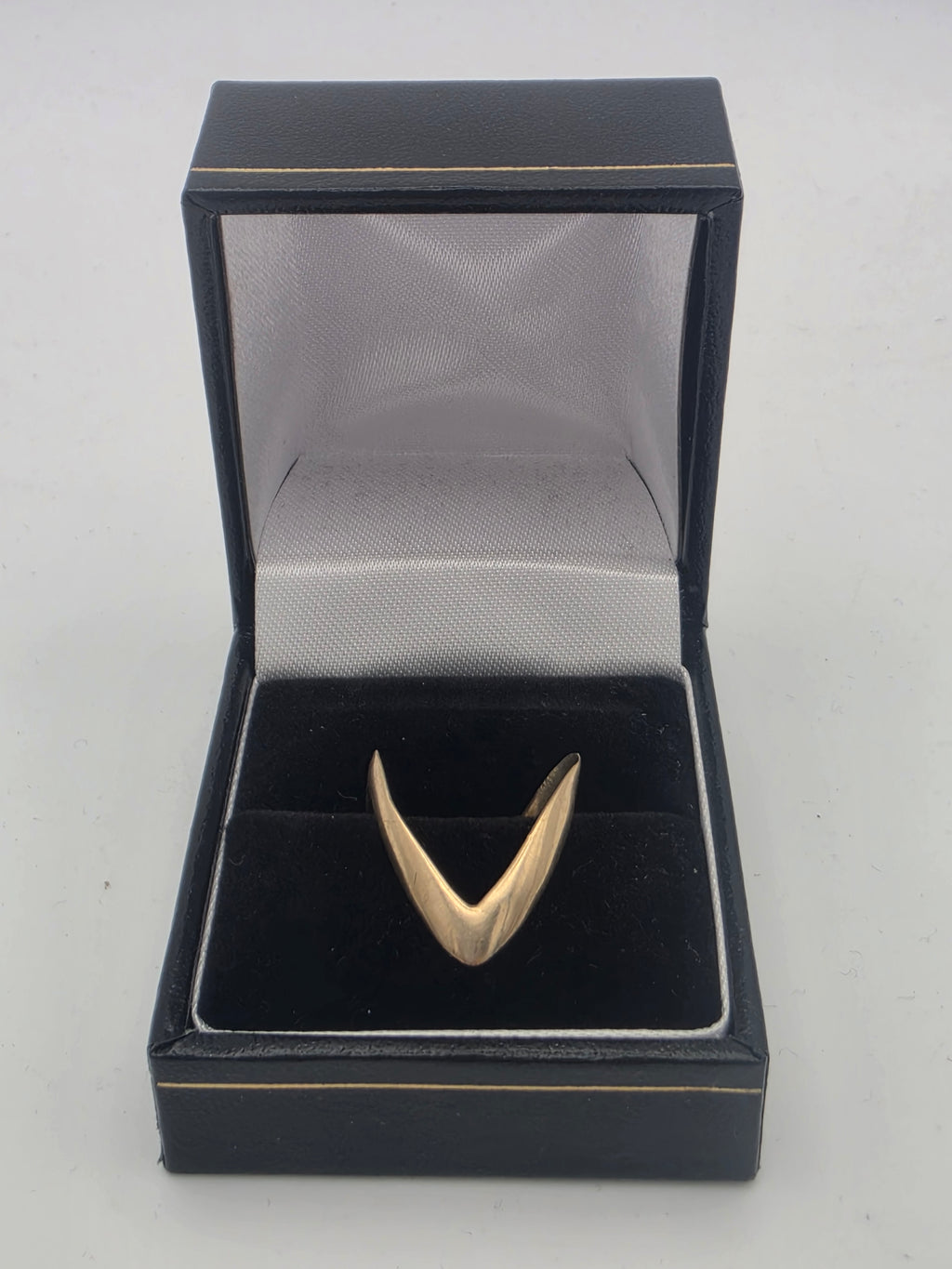 9ct Gold Wishbone Ring, Size M, 2.18G