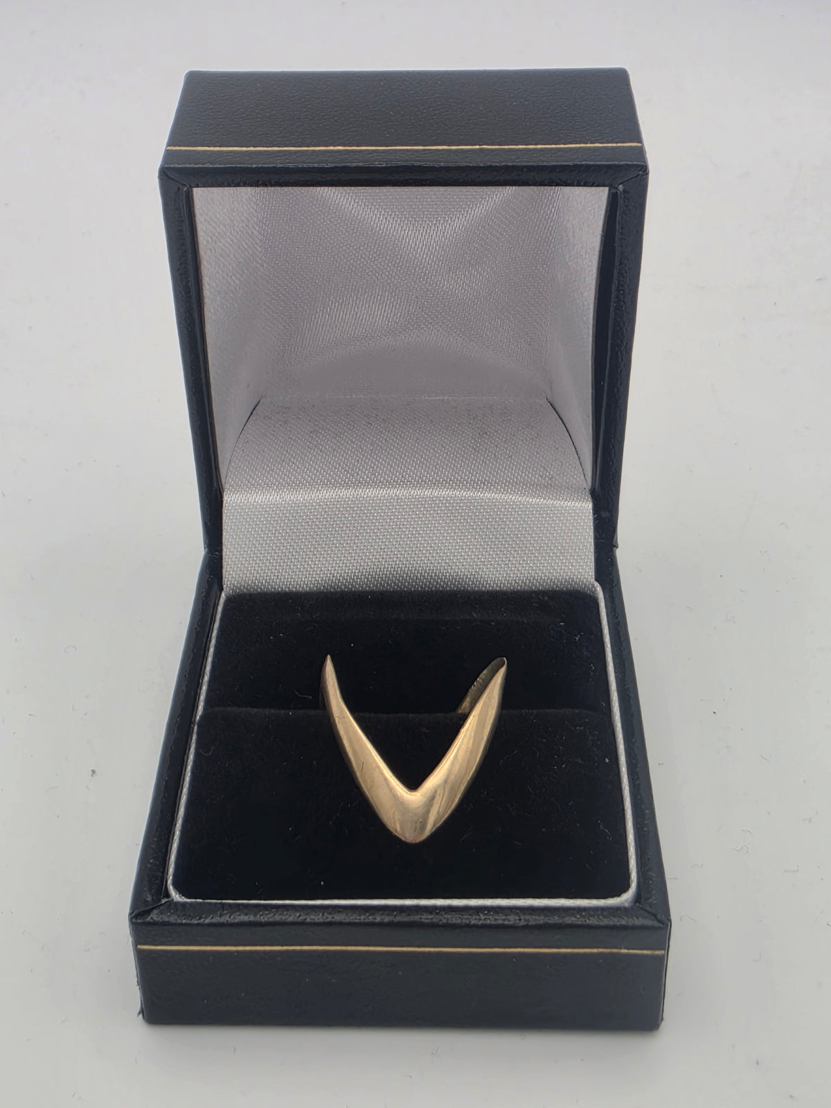 9ct Gold Wishbone Ring, Size M, 2.18G