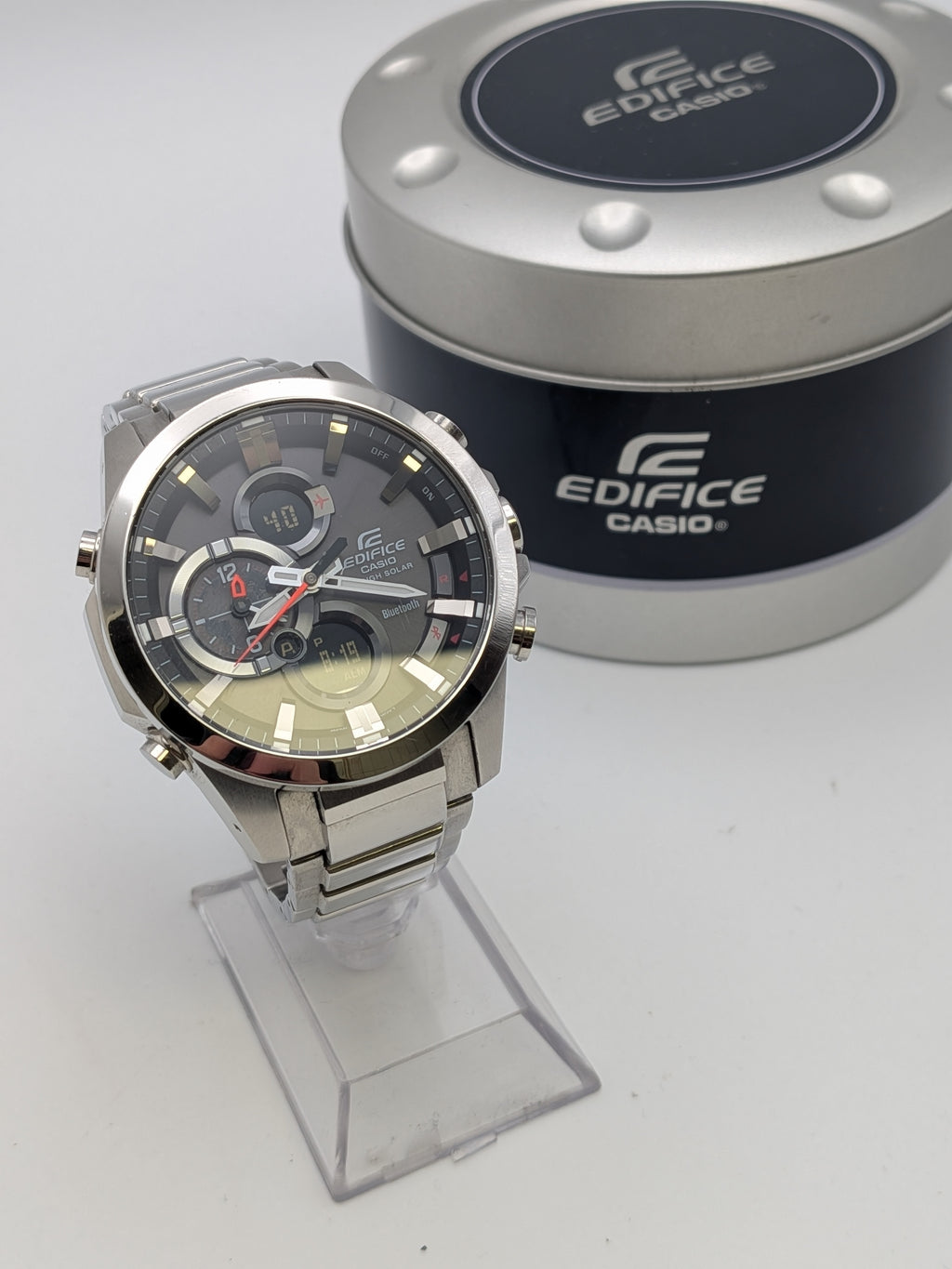 Casio Ediface Bluetooth and Solar ECB-500D-1AER Mens Watch Grade B