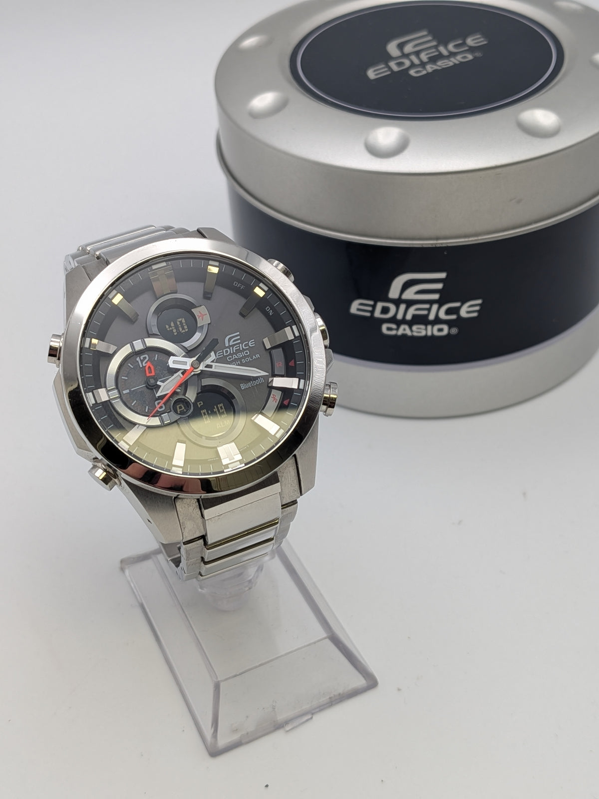 Casio Ediface Bluetooth and Solar ECB-500D-1AER Mens Watch Grade B