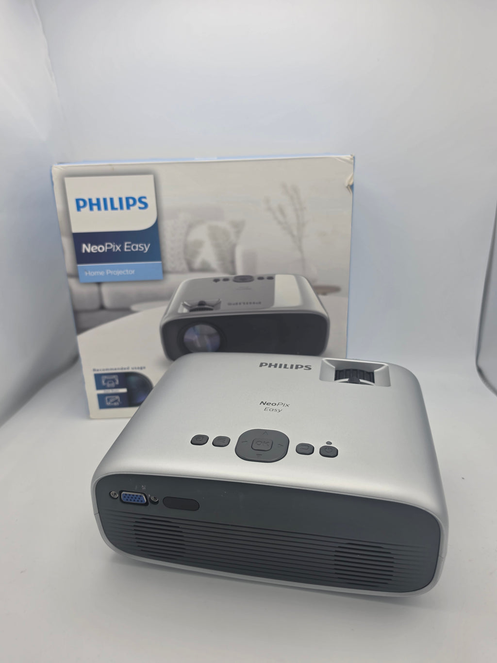 Phillips NeoPix Easy Home Projector, Grade A