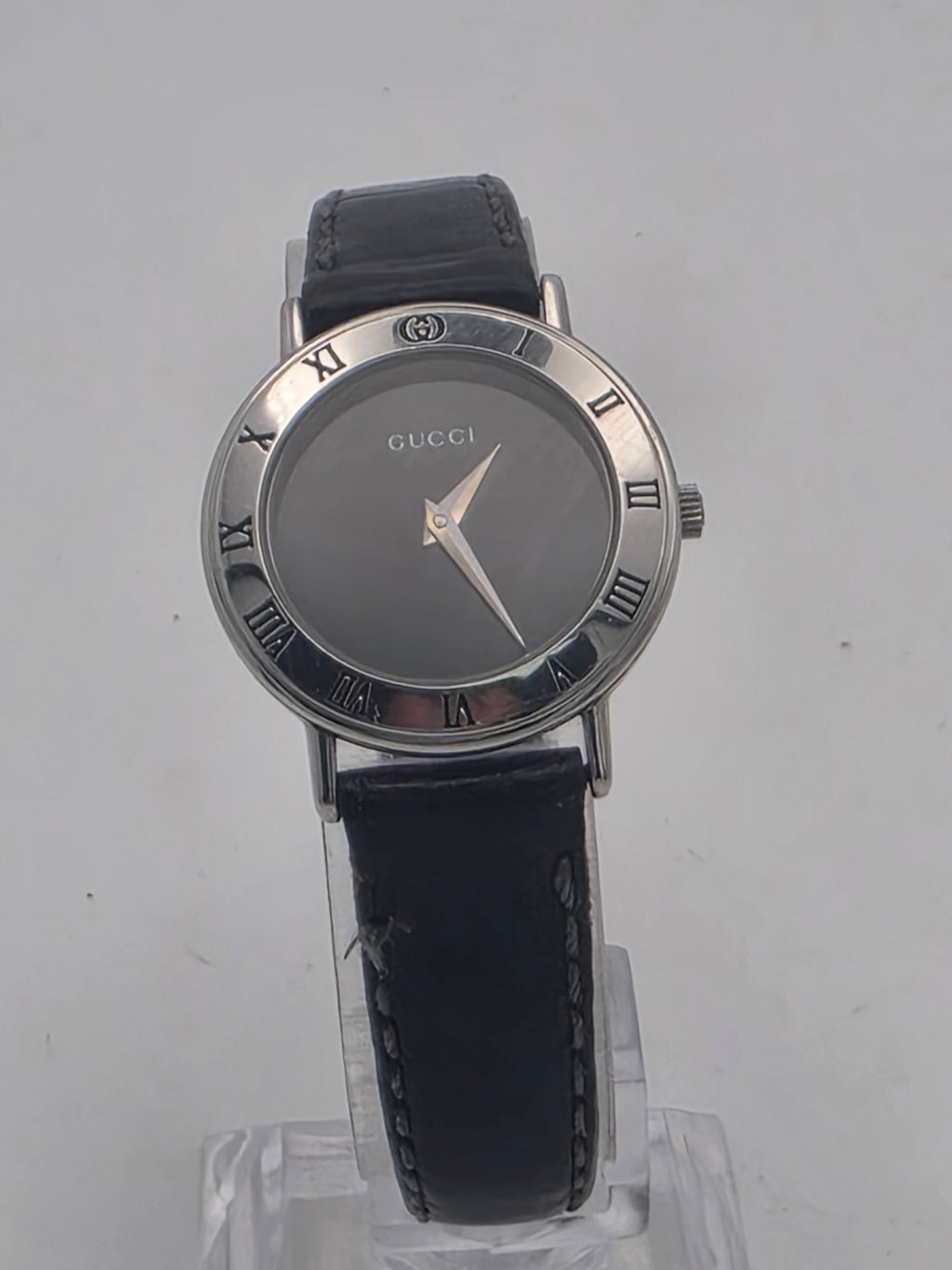 Gucci 300L Ladies Watch, Silver, Grade B
