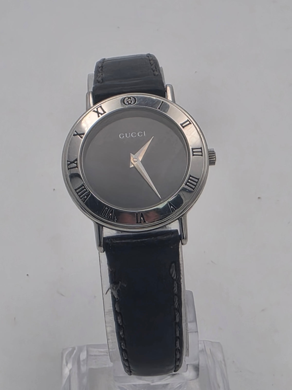 Gucci 300L Ladies Watch, Silver, Grade B