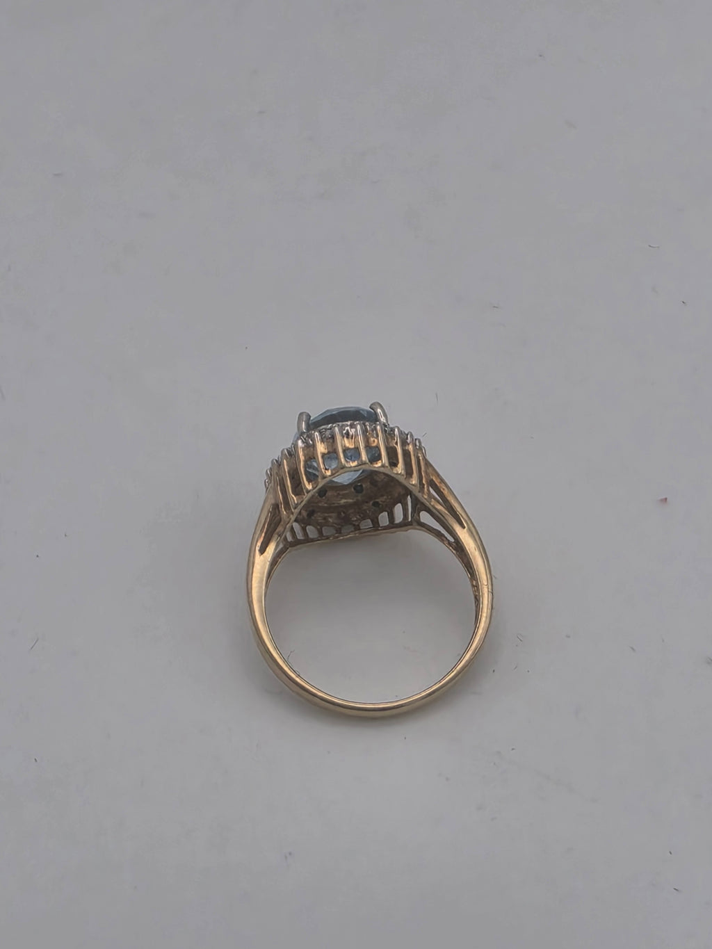 9ct Gold Cluster Ring, Size O, 3.68G