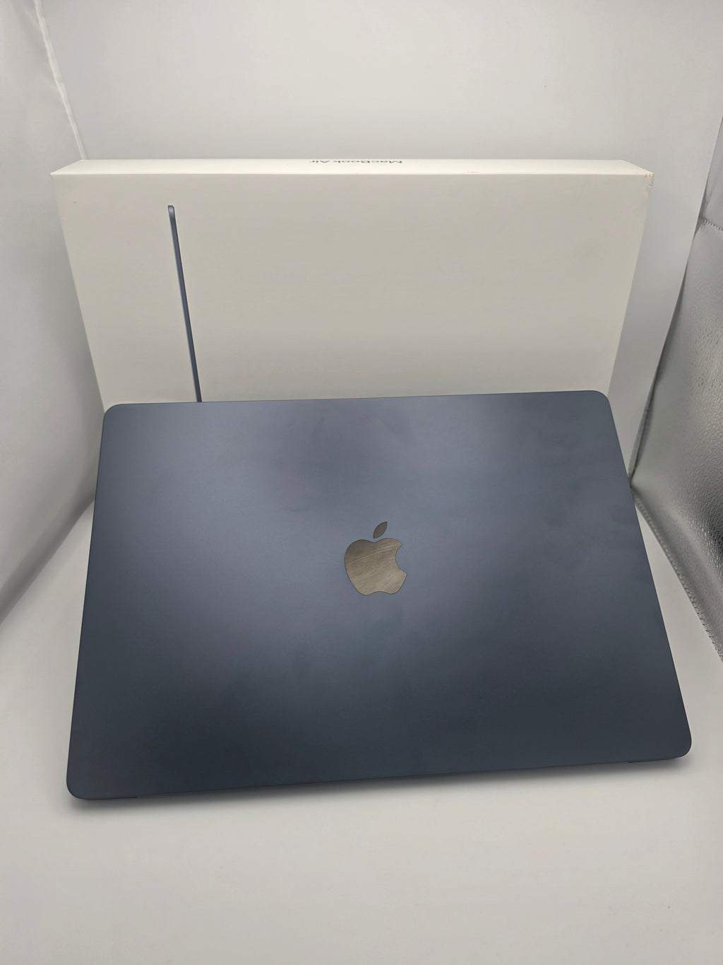Apple MacBook Air 15" M5 512GB Midnight, Grade A