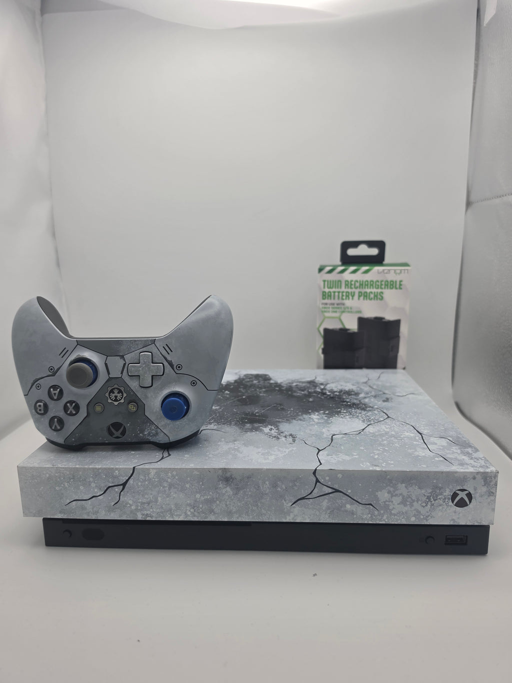 Microsoft Xbox One X 1TB Gears of War Limited Edition, Grade B