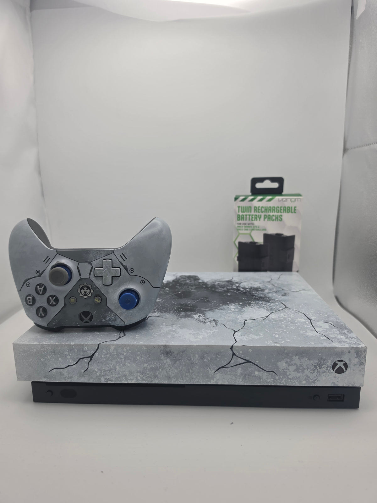 Microsoft Xbox One X 1TB Gears of War Limited Edition, Grade B