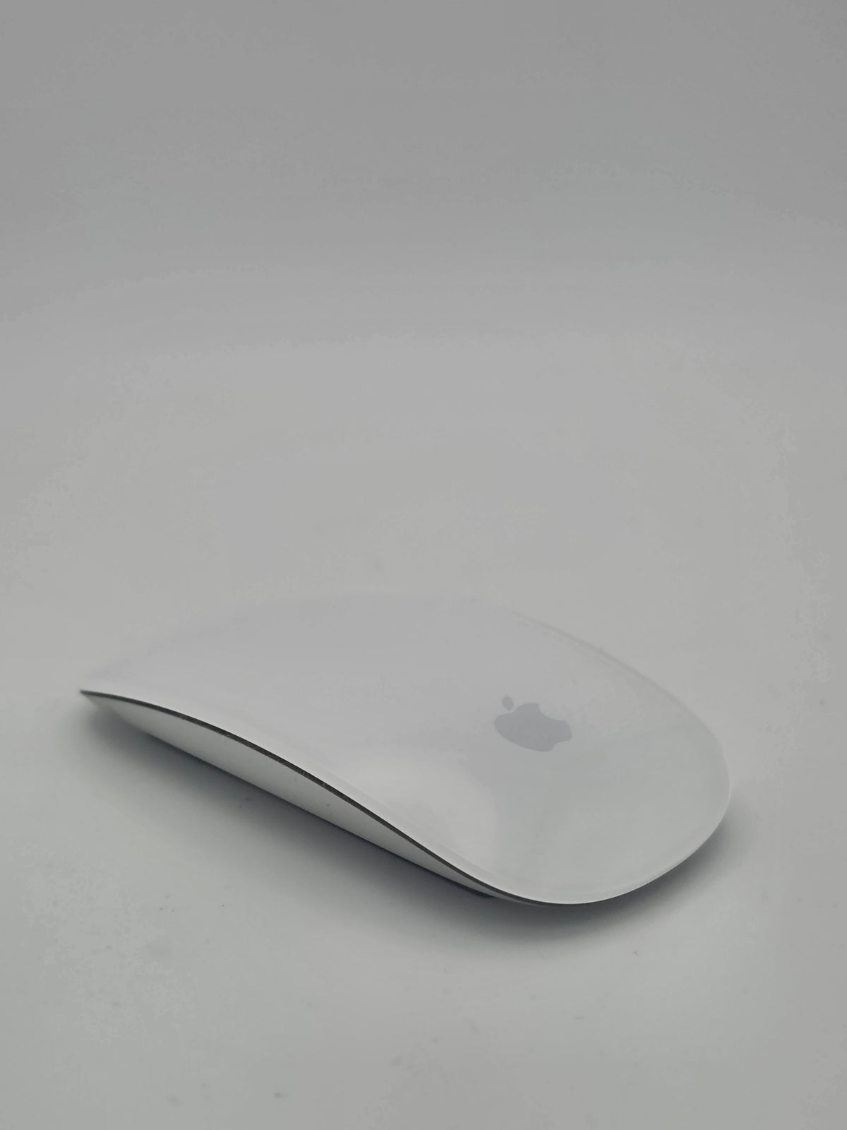 Apple Magic Mouse 1st Gen, White, Grade B