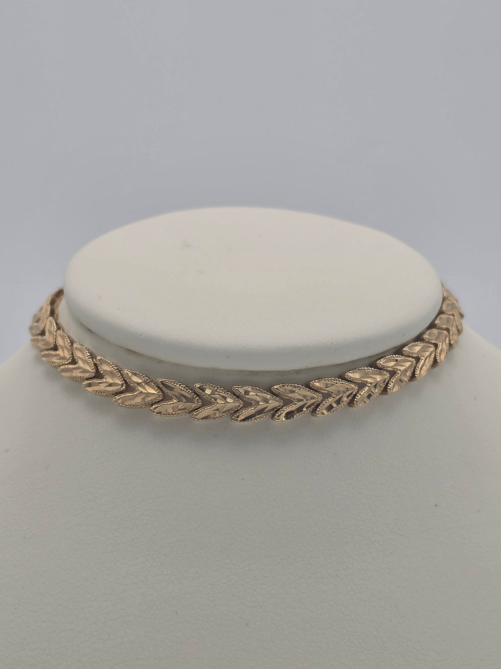 14ct Gold Chevron Link Bracelet, 8" 9.67G