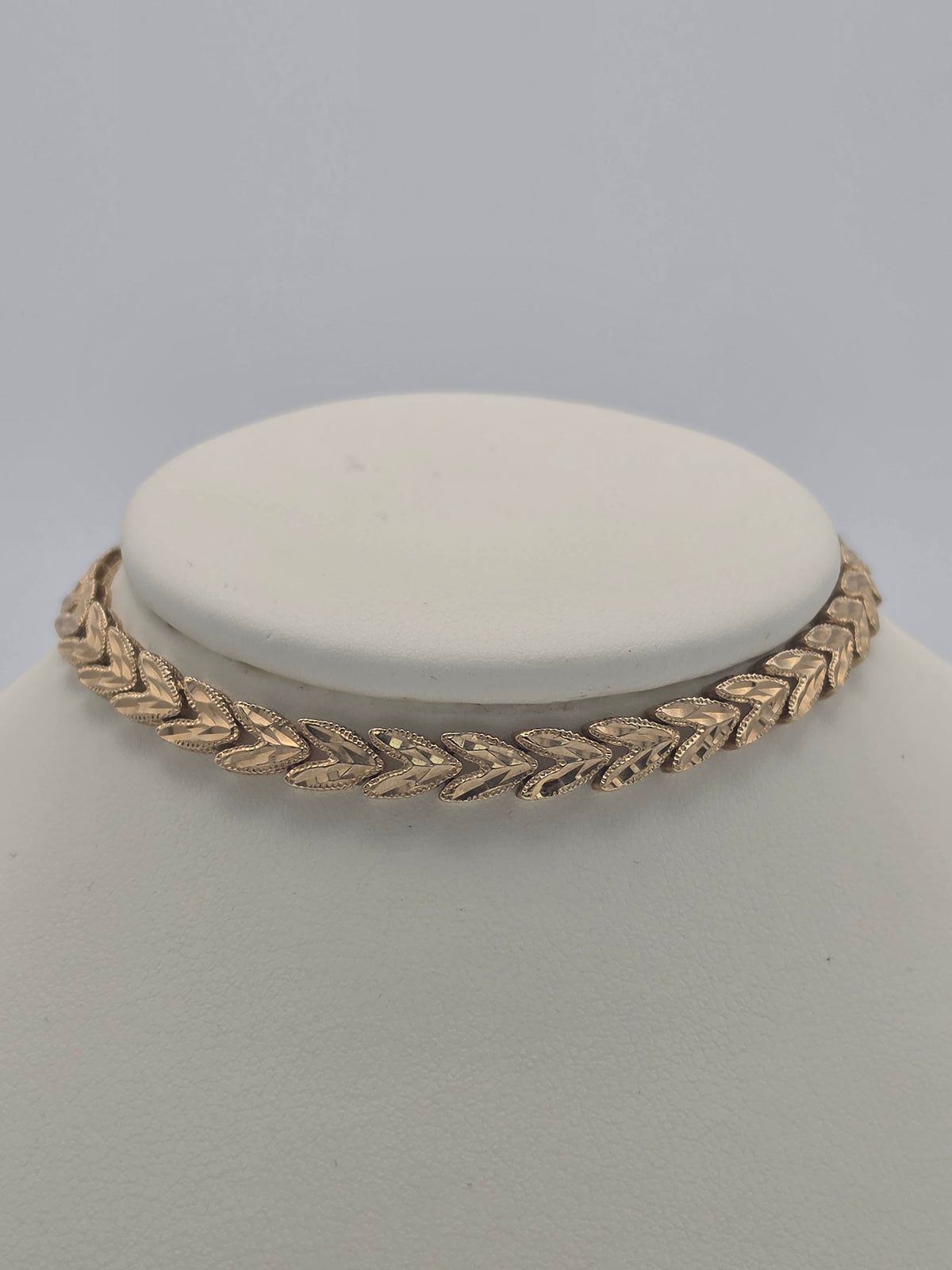 14ct Gold Chevron Link Bracelet, 8" 9.67G