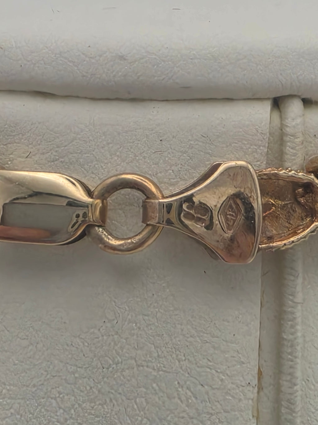 14ct Gold Chevron Link Bracelet, 8" 9.67G
