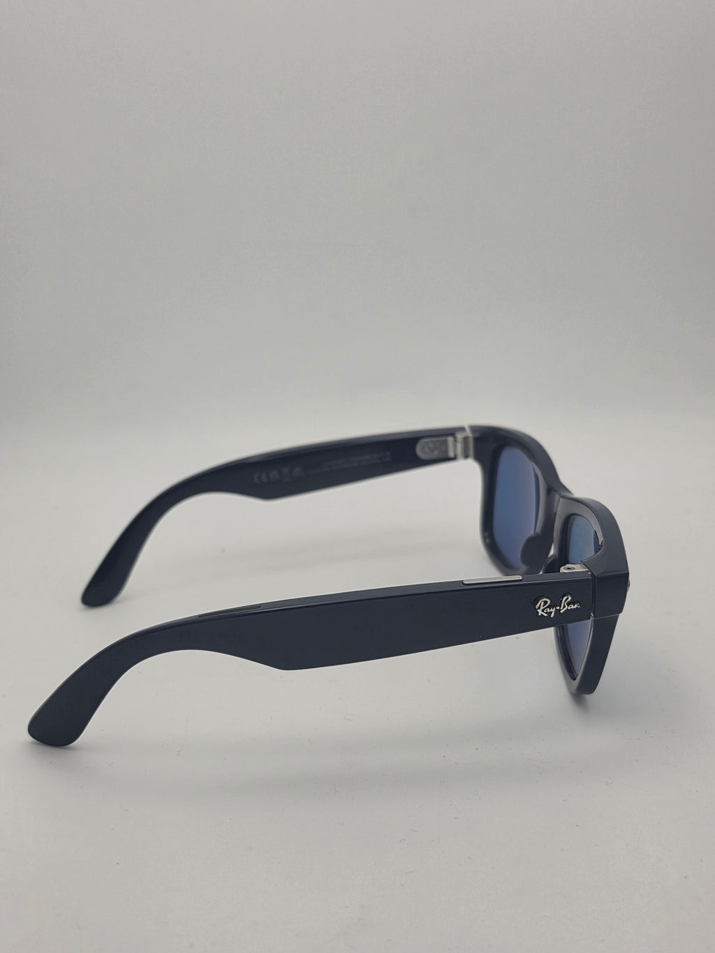 Ray-Ban Meta Wayfarer Stories, Blue, Grade B